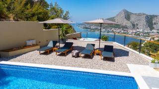 NEW! Casa Vita featuring a sea view, billiards, and heated pool - 6