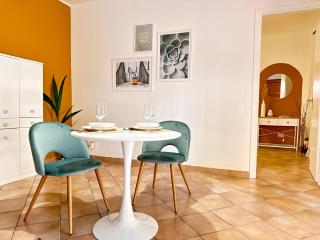 Cozy Apartment with Garden - 4