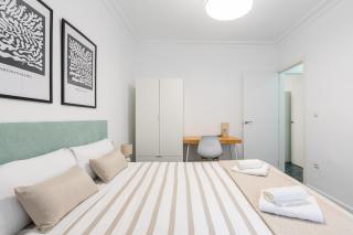 Piso Elegante y Nuevo de 3 habitaciones y 2 baños - Seville - 1