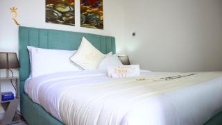 Elegant 2BR Retreat in Masdar City - Abu Dhabi - 9