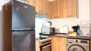 Plush 2BR Retreat in Masdar City - Abu Dhabi - 8