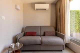 At home in Clermont, Place de Jaude - Clermont-Ferrand - 1