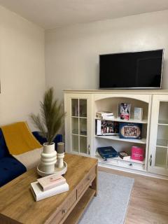 Luxe Entire 3 bedroom home, Perfect for Business, Contractor, Family stays, Free WIFI & NETFLIX - Birmingham - 6