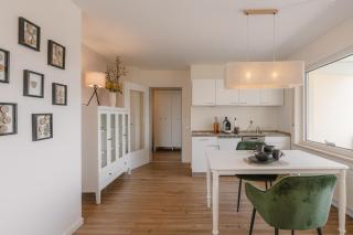 Exklusiv & Zentral: 1-Zi. Apartment mit Balkon Stellplatz - 1