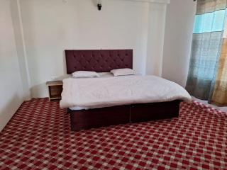 Basera Inn Ladakh by LexStays - Leh - 9