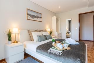 Host Wise - Bright and Elegant Urban Flat with Balcony - Porto - 4
