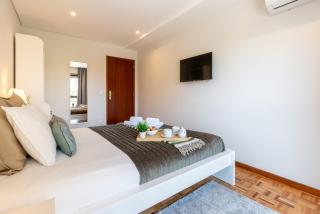 Host Wise - Bright and Elegant Urban Flat with Balcony - Porto - 3
