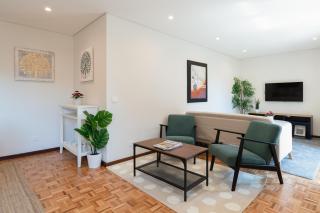 Host Wise - Bright and Elegant Urban Flat with Balcony - Porto - 9