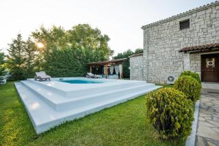 Crown Villa Aphrodite with Private Pool - Kamena Vourla - 4
