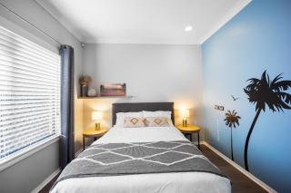 Charming Group Getaway - 9 Mins To Burleigh Beach - 8