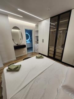 Orange City Center Apartment - Tirana - 8