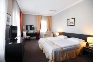 Optima Kropyvnytskyi Hotel - Kropyvnytskyi - 0