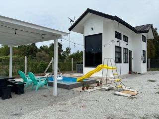 Memerang Tiny House & Pool near Merang Jetty - Setiu - 9