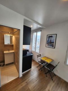 Superbe studio à MONTMARTRE - Paris - 3