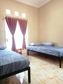 Brojos Homestay near Malioboro - 1