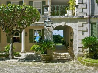 Exquisite Villa Which in Crescent-shaped Shoreline - Saint James - 3