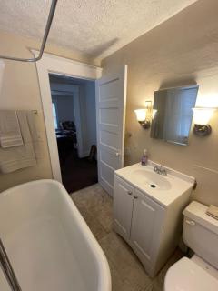 Magnolia APT 2 - 4