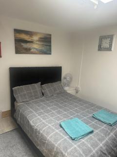 Leyton Orient Stduio Flat - 4
