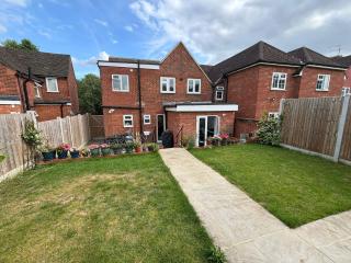 Luxurious Shared Home - Self Check-In, Free Street Parking - Leavesden Green - 5