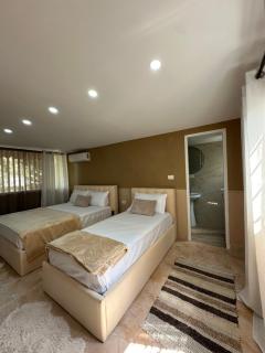 Dukati Guesthouse - 7