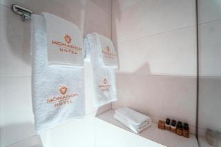 Monarch Hotel - 3