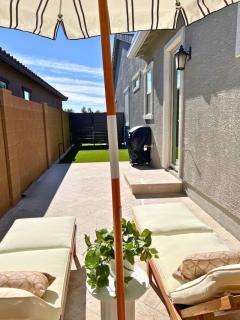 Luxury 1 BR Casita with Private Yard, Garage and WD - 2