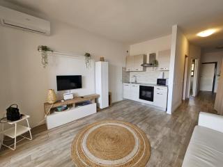Isabella Apt with Sea View and Private Beach - 7