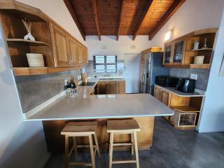 UMDLOTI House - Upper private level- Beach Road - LOCATION - 6