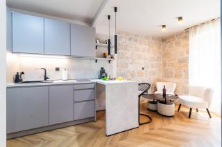 Apartment Centre In Stone House - Split - 4