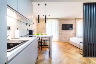 Apartment Centre In Stone House - Split - 1