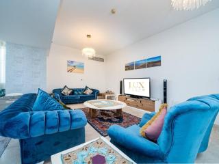 Spacious 4 Bedroom Marina Oasis - Dubai - 9