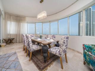 Spacious 4 Bedroom Marina Oasis - 6