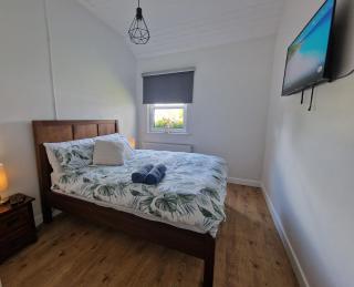 The Speak Easy Cottage Multyfarnham -Two Bedroom - 2