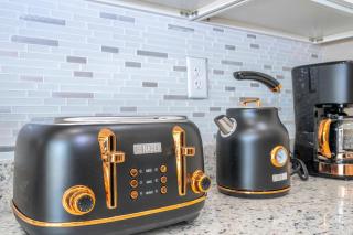 A Galaxy’s Edge Experience Awaits 5 Min to Disney - 4