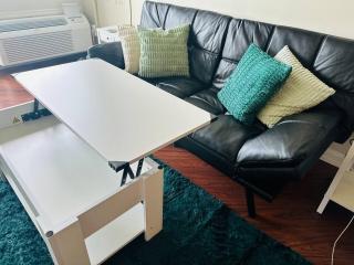 Traveling nurses and professionals Parking included Pet friendly Downtown - 4