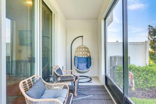 Wesley Chapel End Unit with Patio and Nature Views! - 9