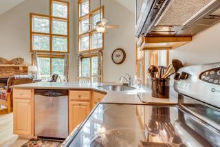 Peeking Pines A-Frame Cabin in Bryce Resort! - Basye - 1