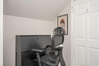 7BR - Family Friendly Stay - 10 mins from Airport - College Park - 6