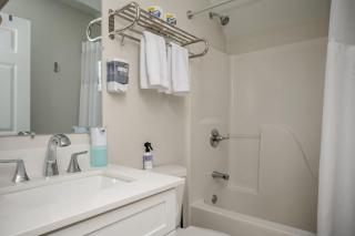 7BR - Family Friendly Stay - 10 mins from Airport - College Park - 1