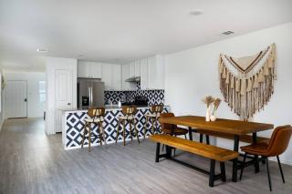 4 BR 2 BA Furnished Boho House - Castroville - 3
