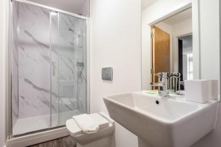 Contemporary 1 Bedroom Apartment in Central Sheffield - Sheffield - 7
