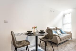 Contemporary 1 Bedroom Apartment in Central Sheffield - Sheffield - 3
