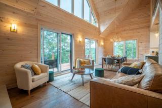 Le Montagnia escape to Tremblant with hot tub - 1