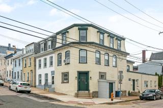 Large Bi-level Apartment in Heart of Manayunk - 0