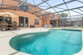 Large Spacious Home w Private Pool & Hot Tub - Davenport - 2