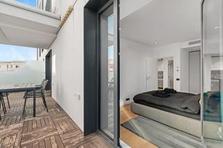 Luxurious Vibe In the Business Center, City Views - 2