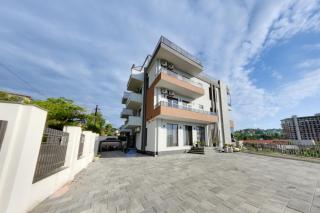 Sun Wine Hotel - Batoemi - 5