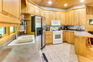 Lakefront Tower Home with Shared Dock! - 3