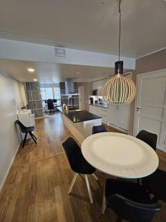 Ilmastoitu 4 makuuhuoneen asunto kantakaupungissa - 8