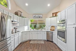 Elegant Luxury Villa Wheated Pool Outdoor Fun - Chandler - 6